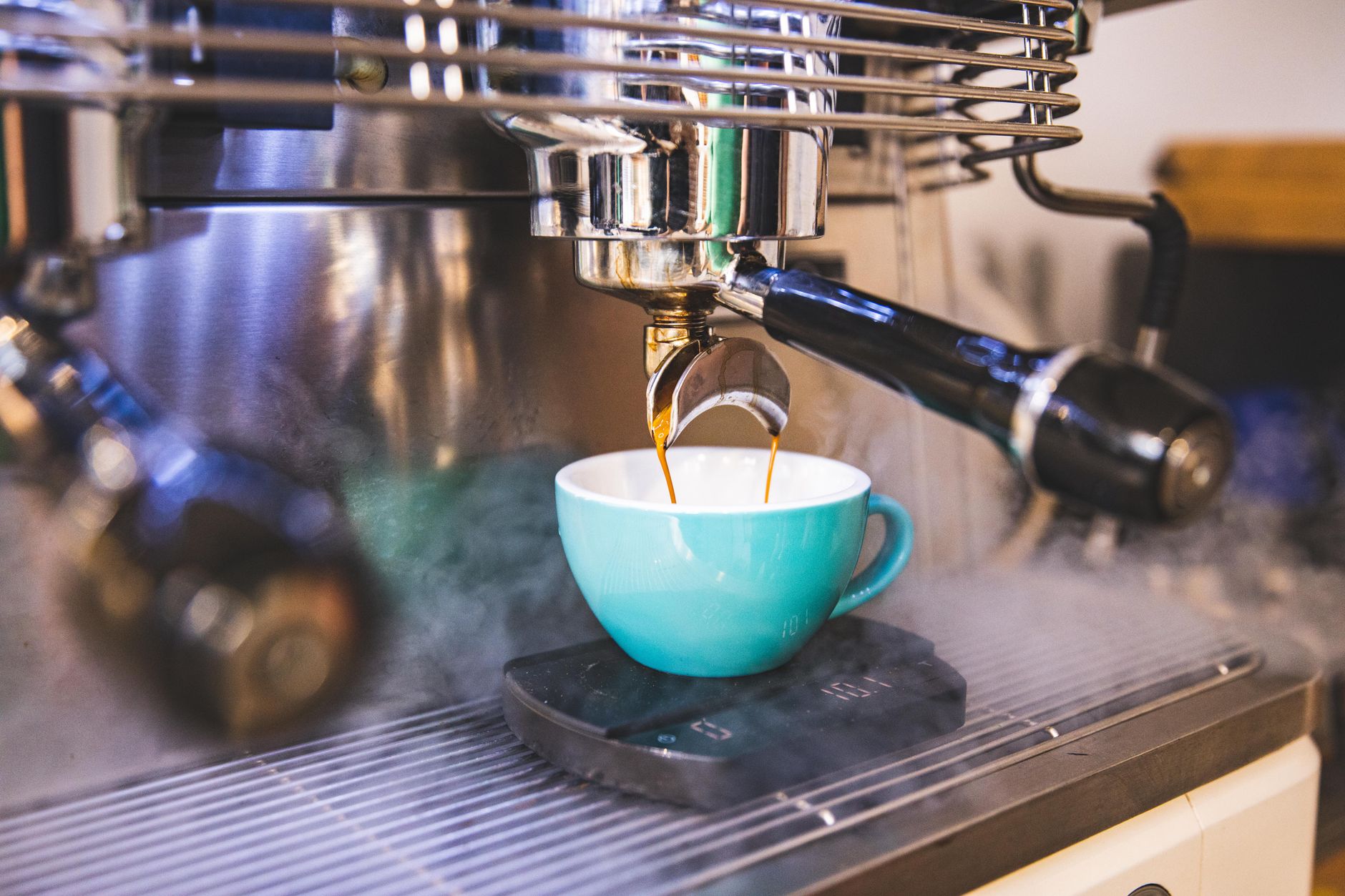espresso-shot-golden-crema-bottomless-portafilter