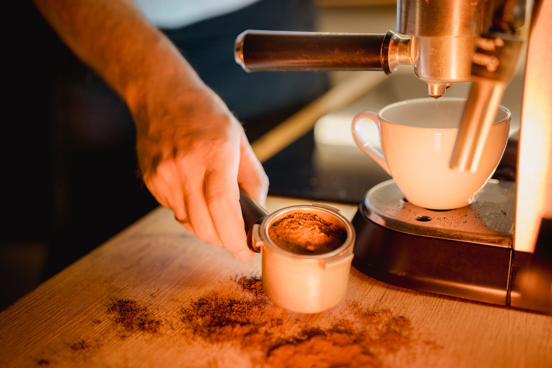 espresso portafilter basket seated correctly group head lock position