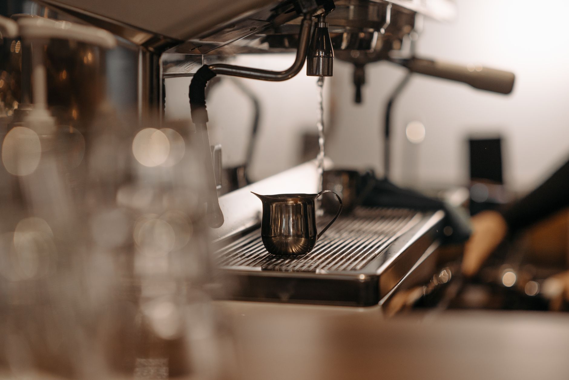 espresso puck pre-infusion low pressure water saturation