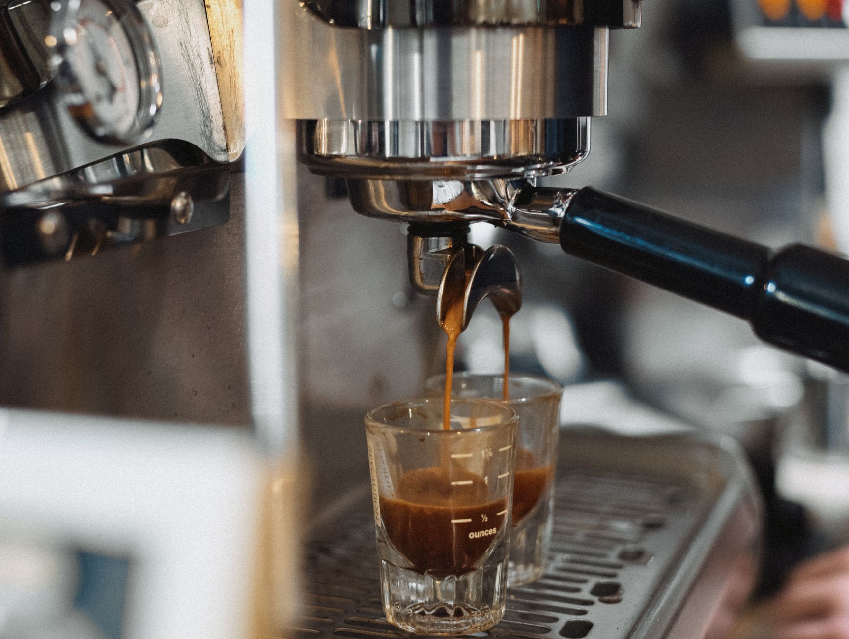 espresso puck tamping tool integrated machine detail
