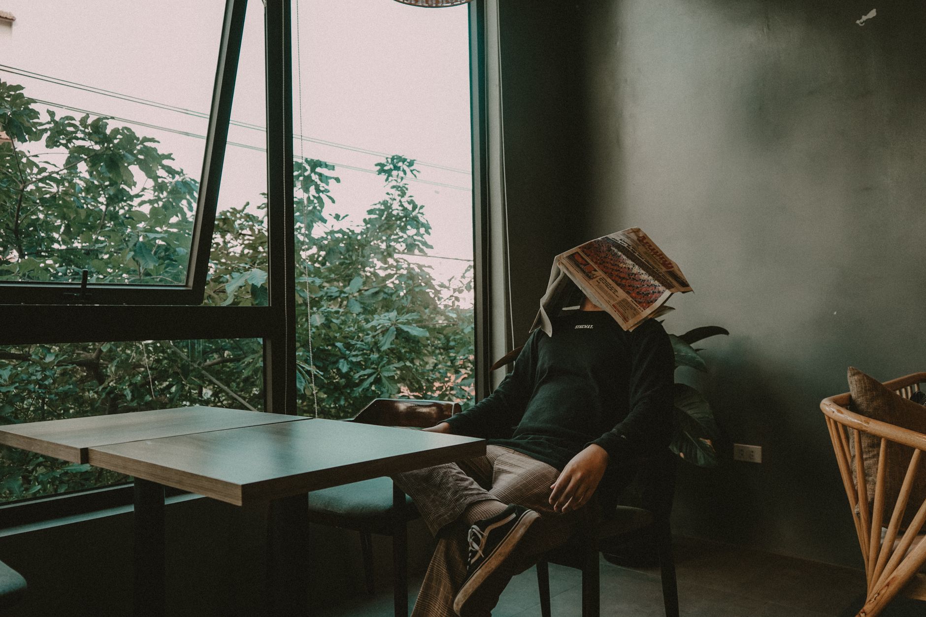 afternoon coffee crash fatigue desk worker tired