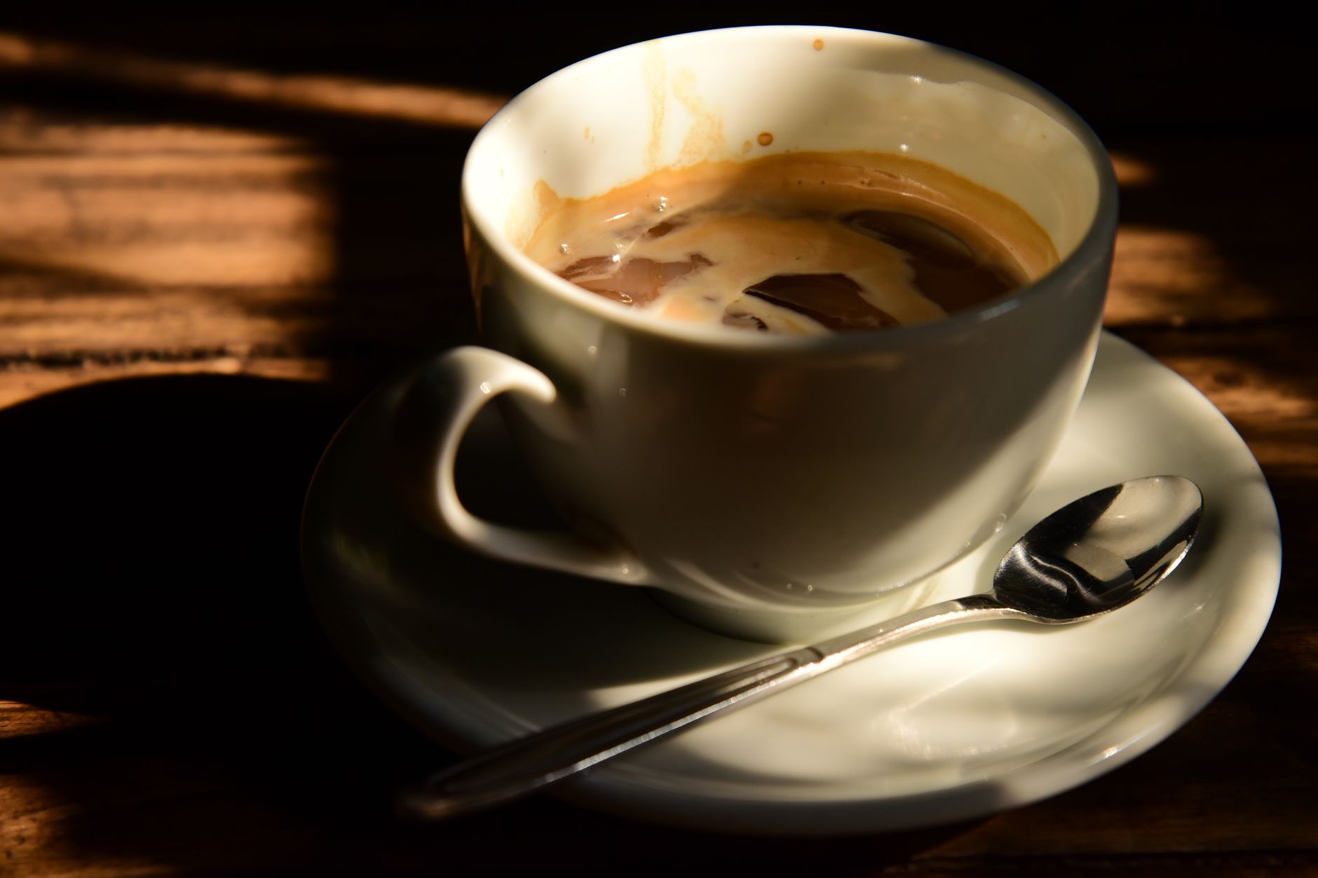 espresso shot under-extracted pale blond crema